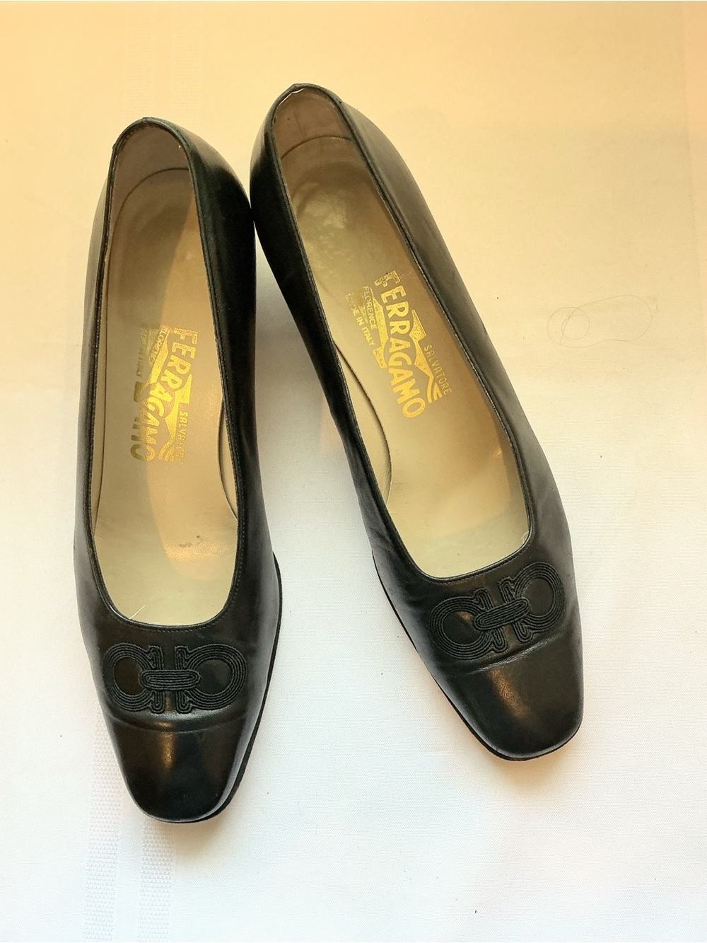 Vintage Salvatore Ferragamo “Adele” Black Leather Block Heel Pumps. Size 8.5